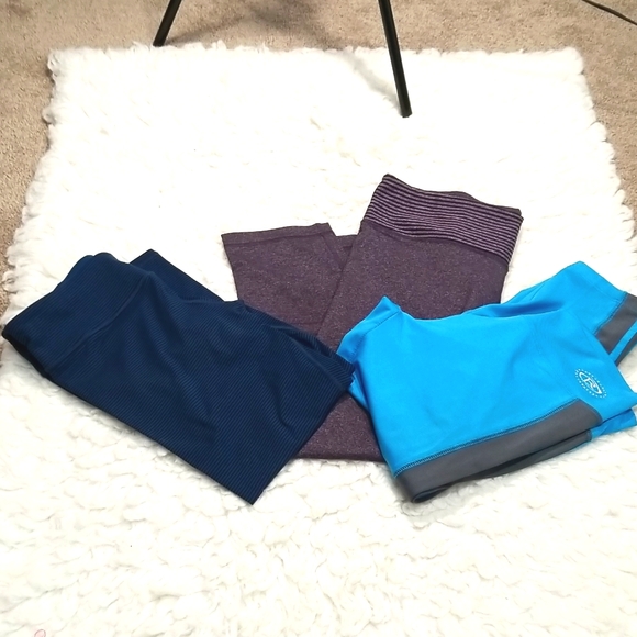 Bundle Three Sport Workout Capris.  S/M - Picture 3 of 12